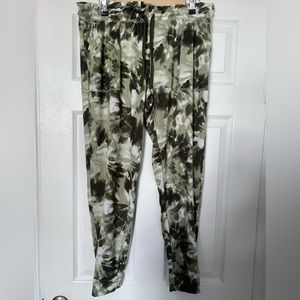 Green and White Pajama Pants Size L